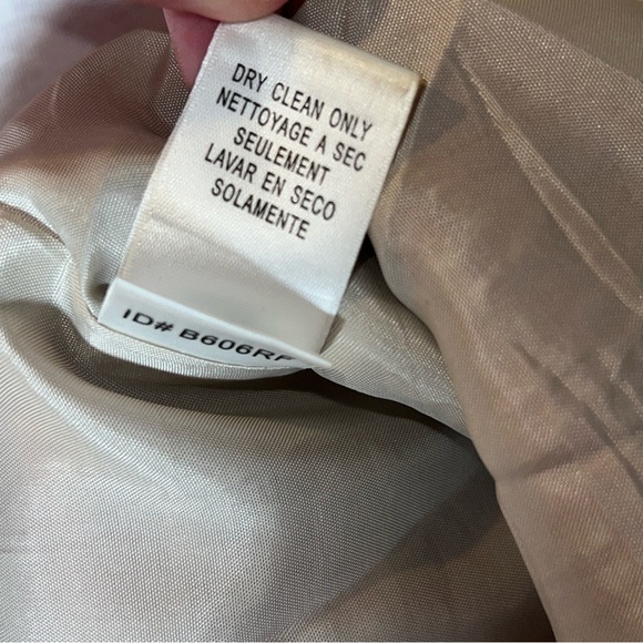 BCBG MaxAzria Cotton Wool Blend Tweed Mini Skirt in Candy Cane Red + Cream - Picture 12 of 12